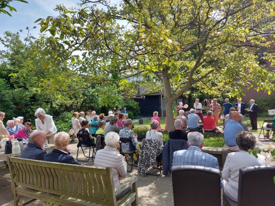 Afbeelding Concert in de Stiltetuin met Manus Thoen & Vrienden