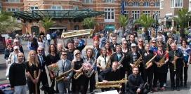 Afbeelding Oude Kerk Klassiek met Saxofoons