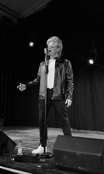 Achtergrondafbeelding Primeur: Jay Presley in de Buurtkas